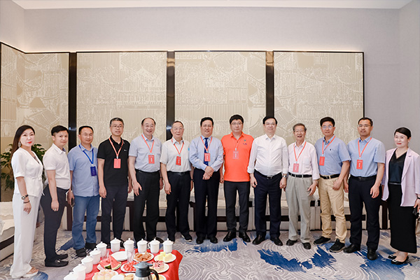 新闻18 新闻18.jpg